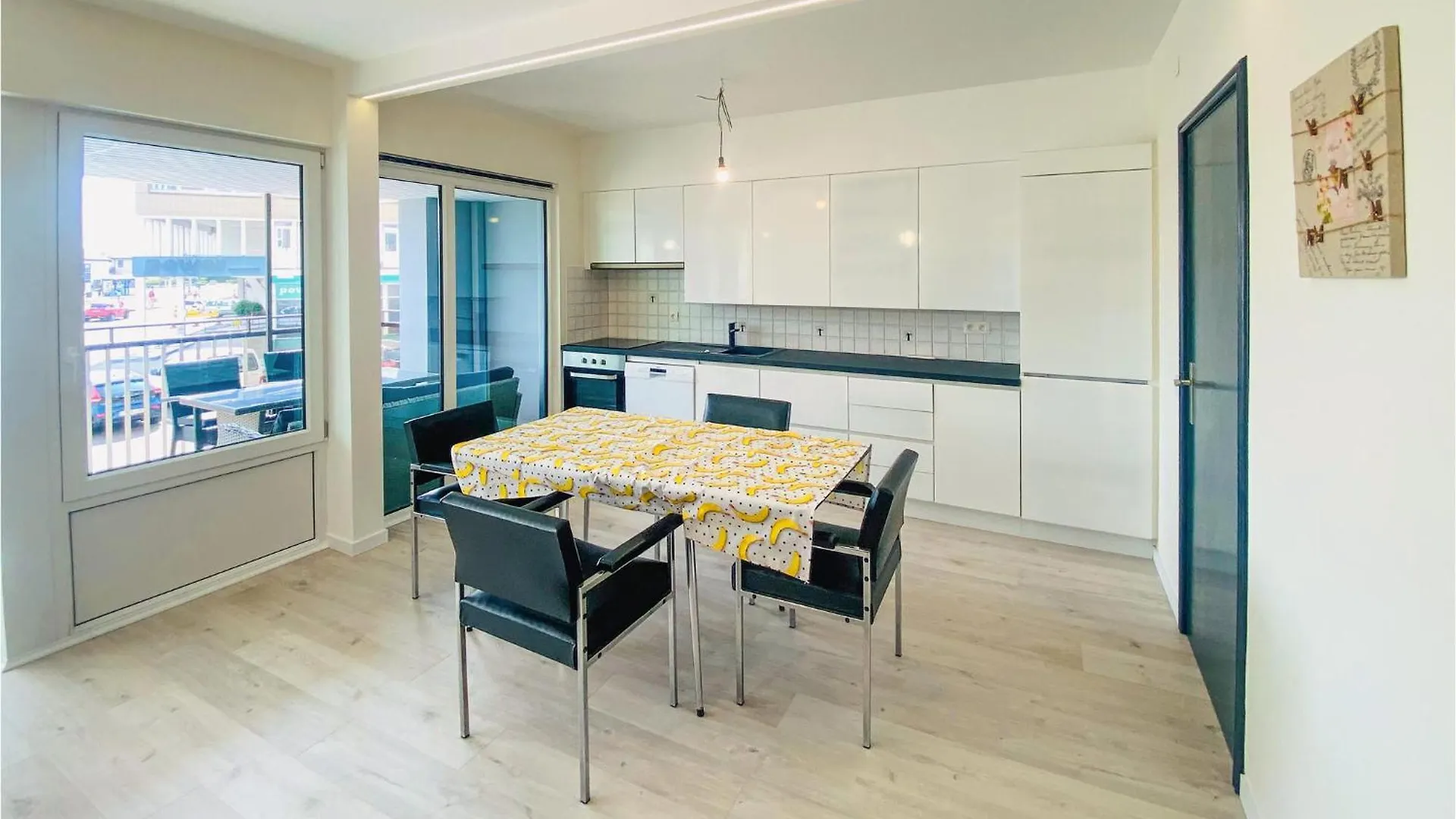 Cozy Apartment In Oostende With Kitchen 0*, Ostend